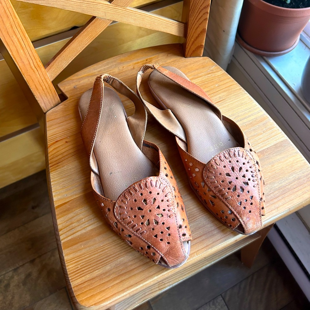 Vintage Sling Back Sandal Shoes 🤎